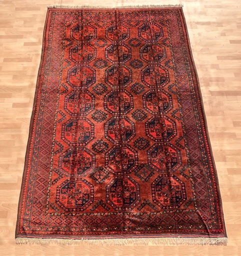 [0123] Turkmenischer Teppich (semi-antik)