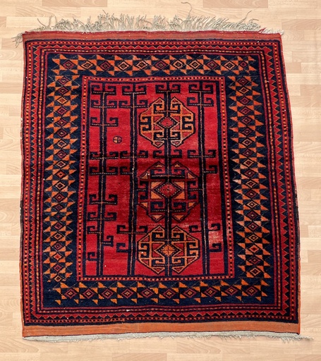 [0389] Turkmenischer Teppich (semi-antik)